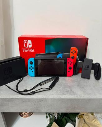 Nintendo Switch V1/V2 con scatola e accesori