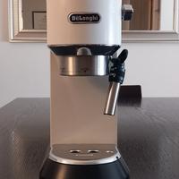 Macchina caffè De Longhi + Regali