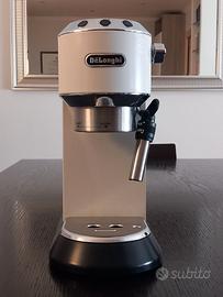 Macchina caffè De Longhi + Regali