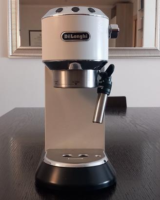 Macchina caffè De Longhi + Regali