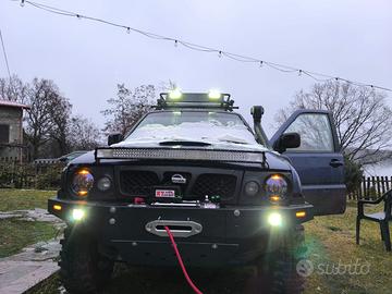 Paraurti Anteriore Nissan Terrano 2 Grezzo