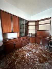 Parete attrezzata angolare in legno