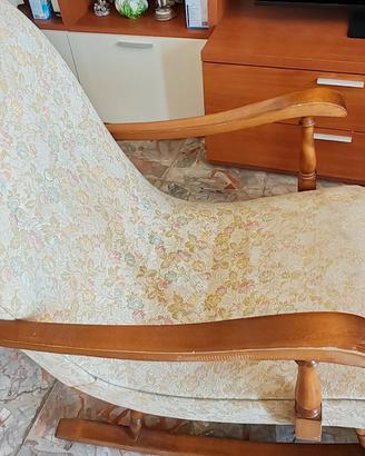 Poltrona a dondolo vintage  in legno 