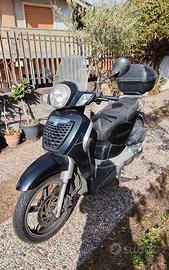 Aprilia Scarabeo 125 - 2011