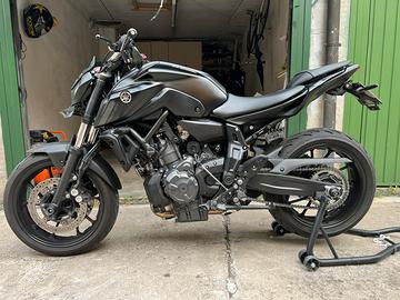 YAMAHA MT-07 2021