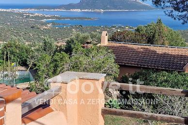 Rustico / Casale di 240 m² con più di 5 locali a G