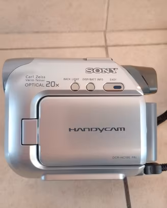 Videocamera digitale Sony Handycam DCR-HC19E PAL