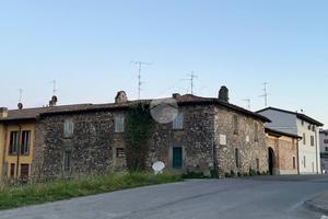 RUSTICO A ADRO