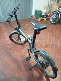 Bicicletta usata e monopattino usato