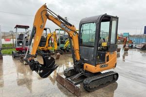 Miniescavatore CASE CX18B