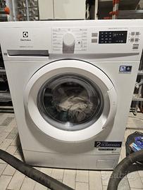 Lavatrice Slim Electrolux PerfectCare 600 perfetta