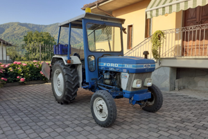 Trattore FORD 2610