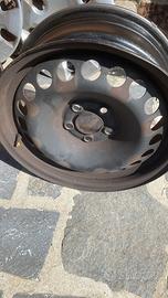 cerchi in ferro da  15 pollici per Audi A1.