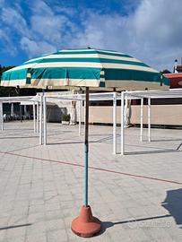 Ombrelloni da sole con base in cemento