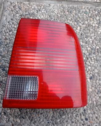 FARO POSTERIORE VOLKSWAGEN PASSAT 1998