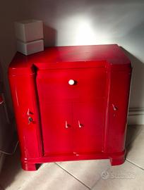 Mobile contenitore rosso laccato