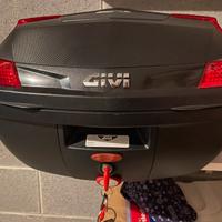 Bauletto 47lt Givi Blade con schienalino e piastre