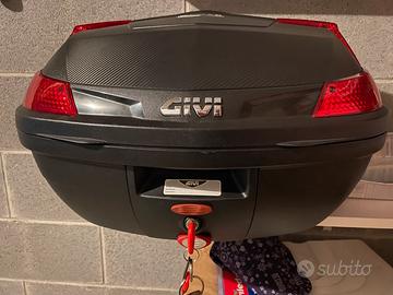 Bauletto 47lt Givi Blade con schienalino e piastre