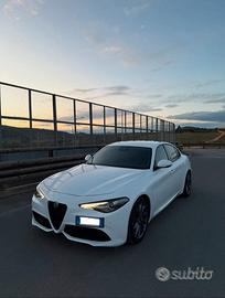 Alfa Romeo Giulia 2.2 180cv