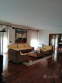 Divani in vera pelle - 3 pezzi + tavolino abbinato