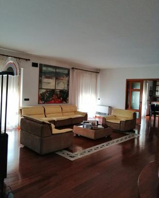 Divani in vera pelle - 3 pezzi + tavolino abbinato