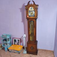 orologio a pendolo moderno