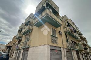 2 LOCALI A CANOSA DI PUGLIA