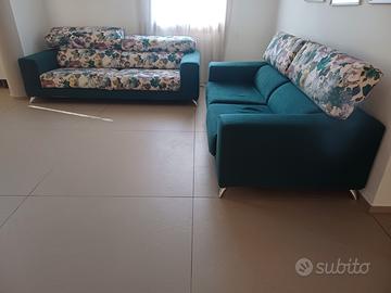 2 divani a tre posti