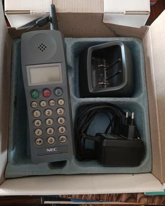 telefono cellulare NEK