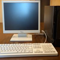 PC HP 460-a004nl con Monitor e Tastiera