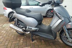 Aprilia scarabeo 400