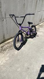 Bmx assemblata da freestlye/park