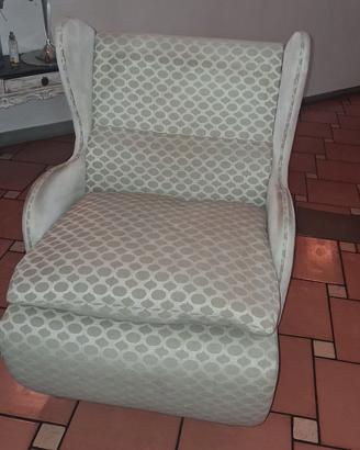 Poltrona elegante dal design classico/vintage – Te