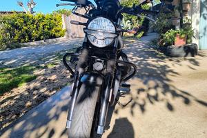 Moto Guzzi V7 850