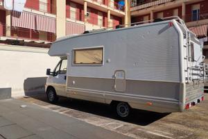 camper  mansardato Laika 3 L,  5 posti letto 