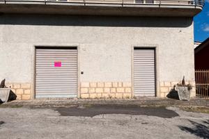 Affitt. capannone, via potenza 19