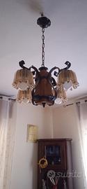 lampadario in legno con portalampada in vetro 