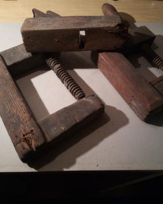 ATTREZZI IN LEGNO 