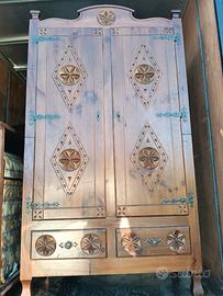 Mobili in legno massello