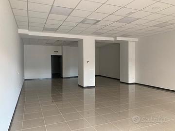 Locali commerciali unificabili a Prata (NL 372)