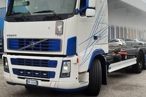 VOLVO FH 480 MOTRICE TRE ASSI