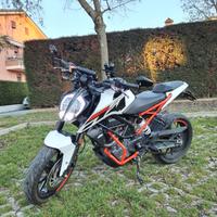 KTM Duke 125