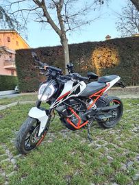 KTM Duke 125