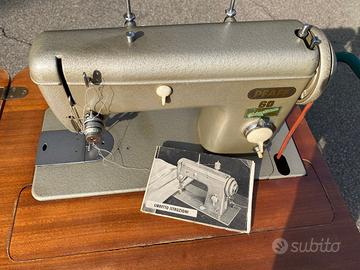 macchina da cucire PFAFF 260 con mobile in radica