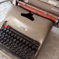 Macchina da scrivere Olivetti Lexicon 80