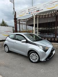 Toyota Aygo Connect 1.0 VVT-i 72 CV 5 porte x-cool