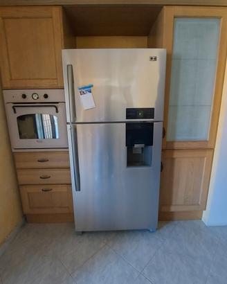 frigorifero-congelatore LG con dispenser acqua