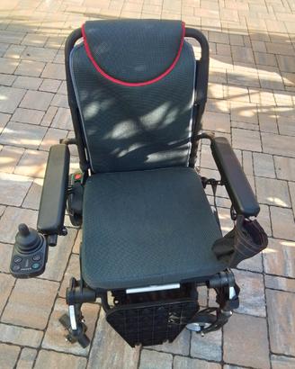 Carrozzina elettronica pieghevole per disabili