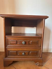Comodino in legno