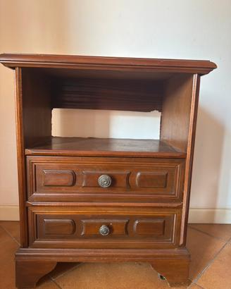 Comodino in legno